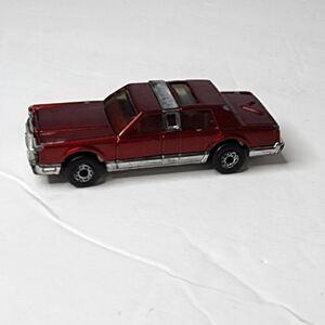 Vintage Matchbox Red Lincoln Town Car Toy Vehicle